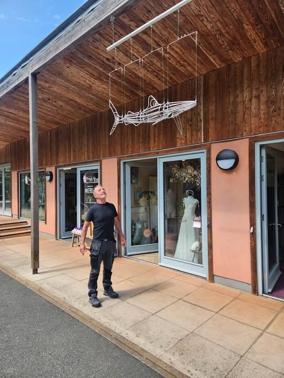 Fish Sculptures by Allan Poxton – Fluidity and Form in Metal